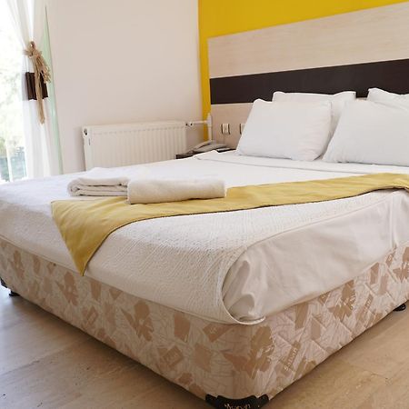R+ Hotel By Rooms Çeşme Exteriör bild