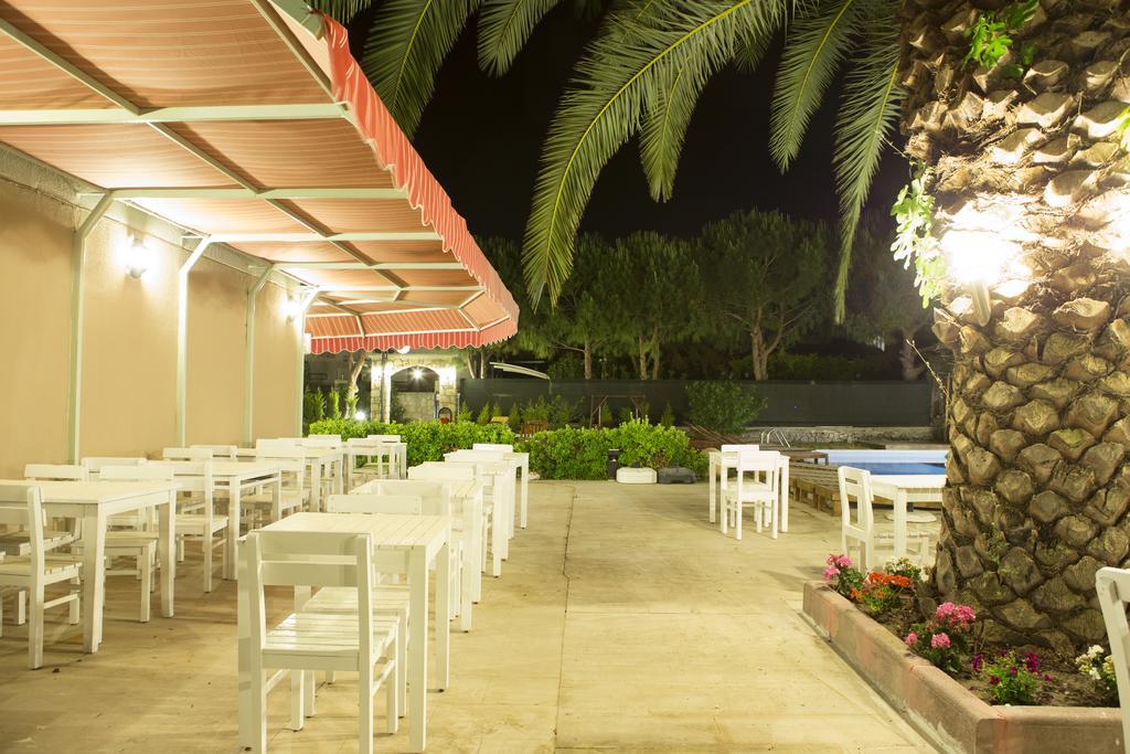 R+ Hotel By Rooms Çeşme Exteriör bild