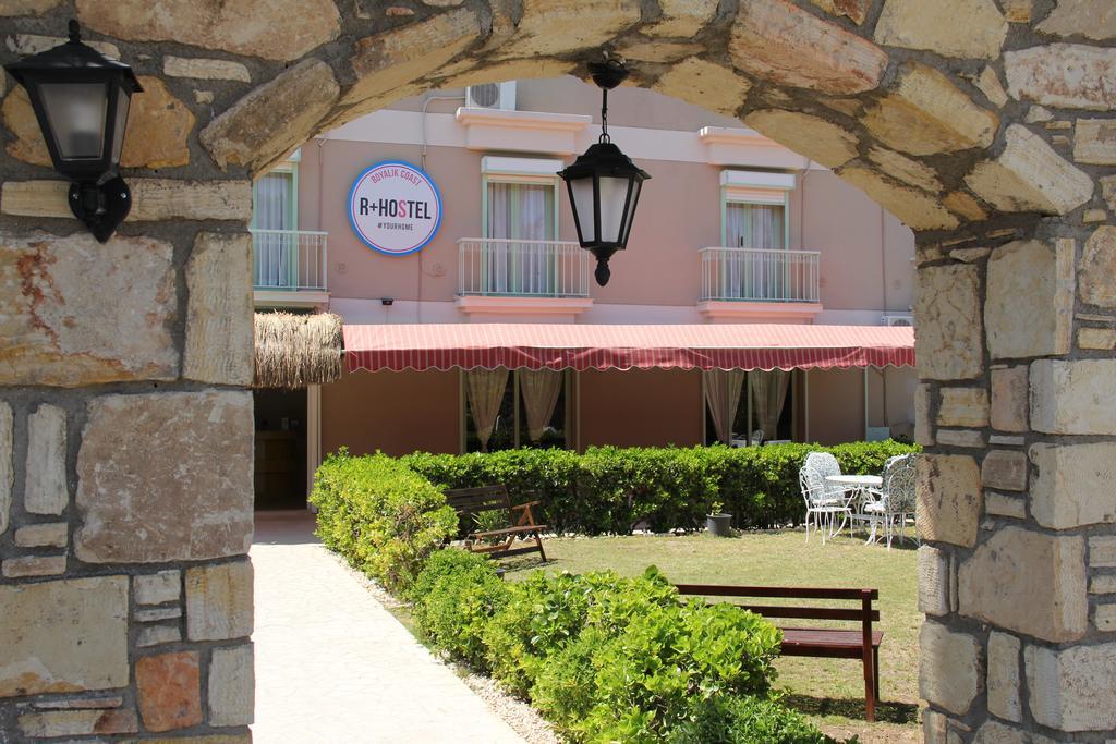 R+ Hotel By Rooms Çeşme Exteriör bild