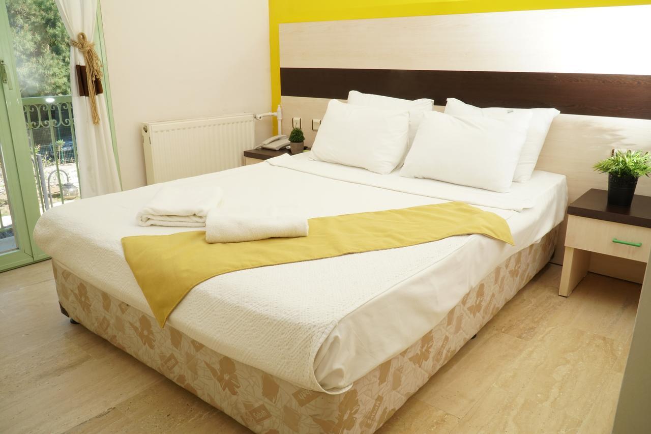 R+ Hotel By Rooms Çeşme Exteriör bild