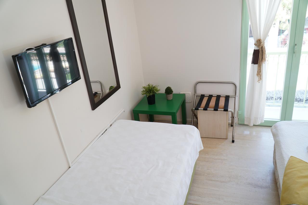 R+ Hotel By Rooms Çeşme Exteriör bild