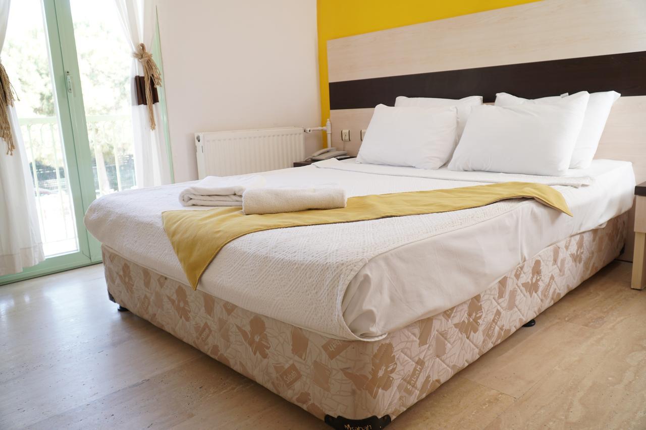 R+ Hotel By Rooms Çeşme Exteriör bild