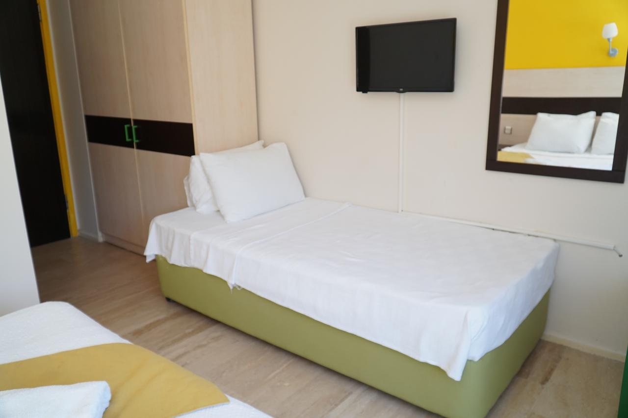 R+ Hotel By Rooms Çeşme Exteriör bild