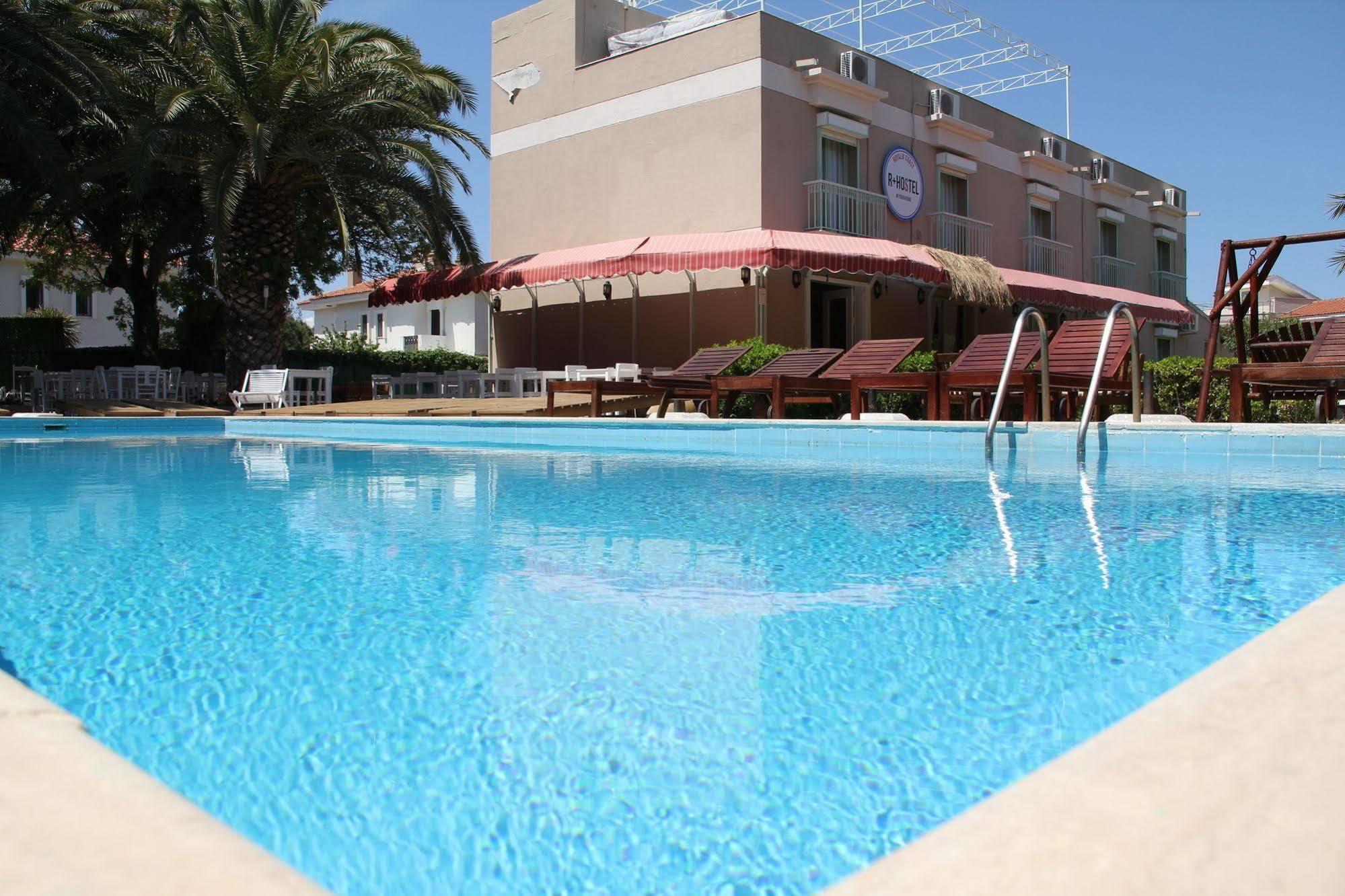 R+ Hotel By Rooms Çeşme Exteriör bild